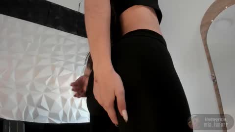 mia_luxor online show from February 20, 11:43 am