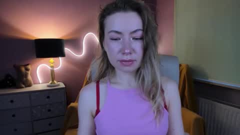 Snapshot of mia_luxx92 chatting on January 17, 7:46 am Mia online show from January 17, 7:46 am