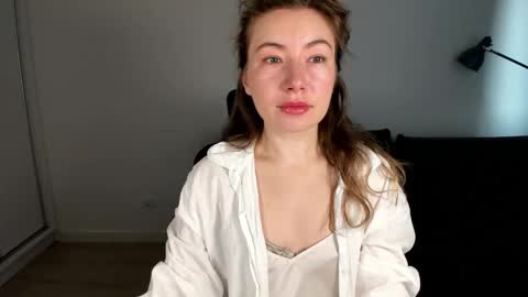 Snapshot of mia_luxx92 chatting on February 16, 7:26 am Mia online show from February 16, 7:26 am