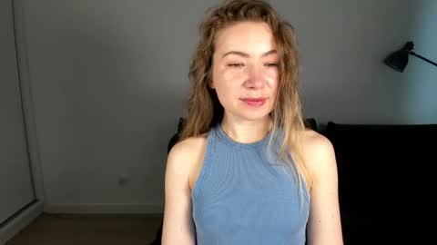 Snapshot of mia_luxx92 chatting on February 21, 7:31 am Mia online show from February 21, 7:31 am