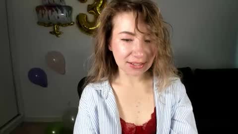 Mia online show from April 3, 6:33 am