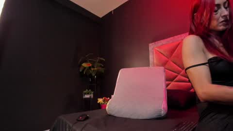 Snapshot of mia_milff chatting on January 26, 6:48 pm MIA online show from January 26, 6:48 pm