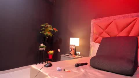 Snapshot of mia_milff chatting on October 16, 6:42 pm MIA online show from October 16, 6:42 pm