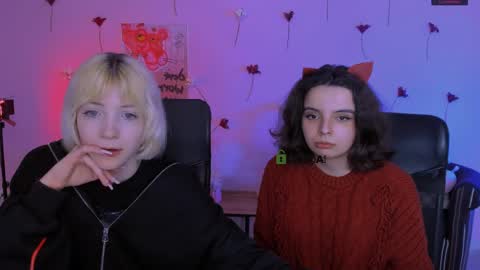 mia_mooon_ online show from April 12, 8:52 am