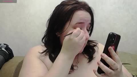 Snapshot of mia_muv chatting on February 8, 10:18 am mia_muv online show from February 8, 10:18 am