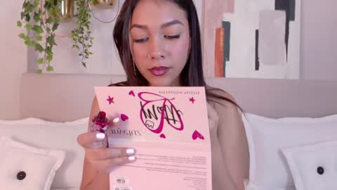 mia_oconner online show from January 7, 4:05 pm