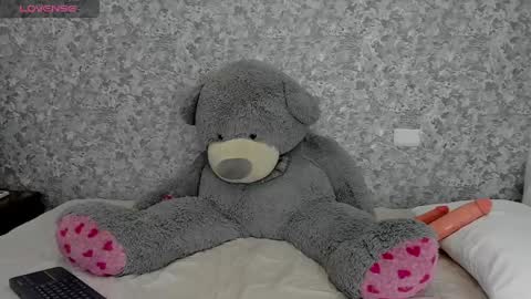 Mia online show from April 14, 2:39 am