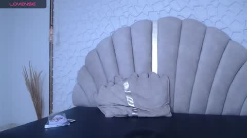 mia_prince_ online show from January 7, 5:48 pm