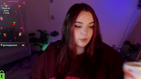 Mia online show from April 12, 1:21 am