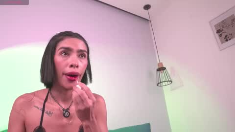 Mia Reeves online show from March 5, 6:48 pm