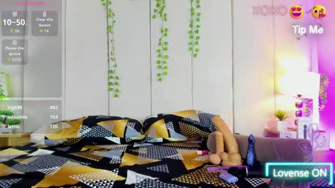 mia rousse25 online show from May 3, 11:27 am