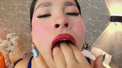 Mia Roux online show from March 8, 10:34 pm