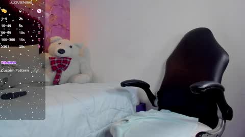 Mia online show from April 6, 4:46 am