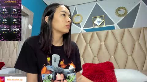Snapshot of mia_scarlet69 chatting on May 2, 12:10 pm MIA HOT online show from May 2, 12:10 pm