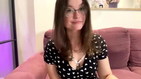 Snapshot of mia_shine_bright chatting on September 26, 4:05 am Mia online show from September 26, 4:05 am