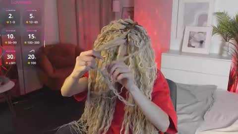 Mia online show from December 23, 6:33 am