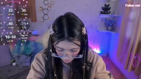 Mia online show from June 2, 12:07 pm