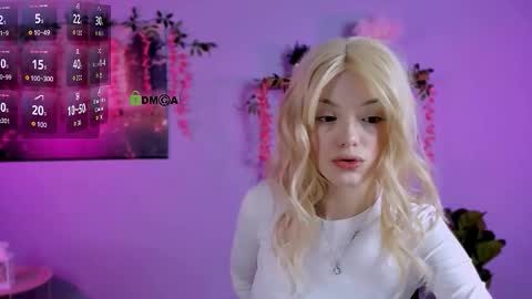 mia_starrr_ online show from January 17, 8:01 pm