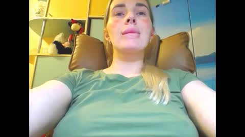 Mia. online show from April 12, 7:30 pm