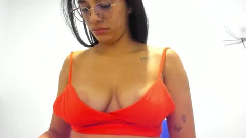 Snapshot of mia_tayllor2 chatting on September 17, 11:28 pm Mia and Devin online show from September 17, 11:28 pm
