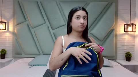 Mia online show from April 13, 1:16 pm