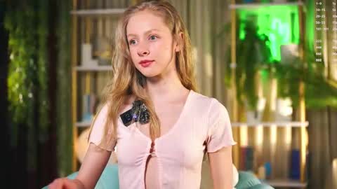 Mia online show from February 25, 4:27 pm