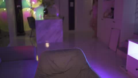 VixenMia online show from March 29, 3:50 am