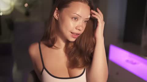 VixenMia online show from July 28, 3:57 am