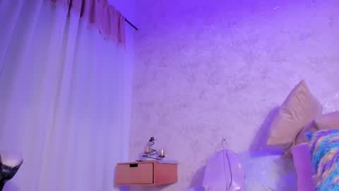 mia_vy online show from February 28, 3:51 am