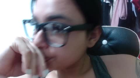 mia_w22 online show from November 18, 4:39 am