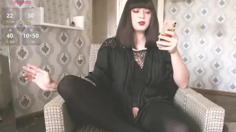 mia_wallase online show from March 24, 8:41 am