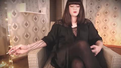 Snapshot of mia_wallase chatting on July 19, 8:01 pm mia_wallase online show from July 19, 8:01 pm