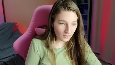 Snapshot of mia_weawer chatting on November 27, 10:17 am Mia online show from November 27, 10:17 am