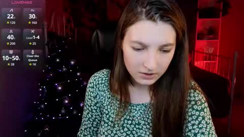 Snapshot of mia_weawer chatting on December 19, 10:22 am Mia online show from December 19, 10:22 am