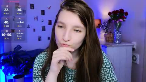 Snapshot of mia_weawer chatting on February 8, 10:40 am Mia online show from February 8, 10:40 am