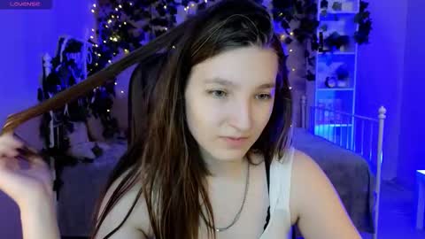 Snapshot of mia_weawer chatting on February 11, 10:20 am Mia online show from February 11, 10:20 am