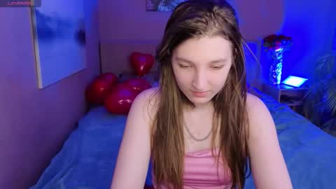 Snapshot of mia_weawer chatting on February 13, 10:33 am Mia online show from February 13, 10:33 am