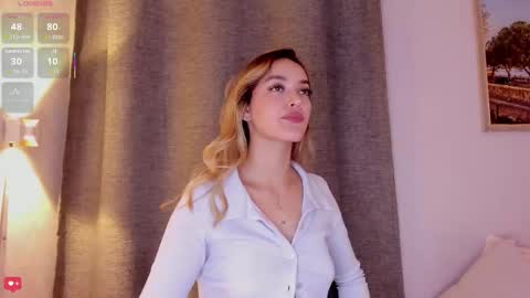 Mia White  online show from November 12, 1:33 pm