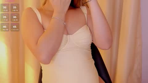 Mia White  online show from February 23, 1:19 pm