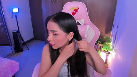 Snapshot of miaa_06 chatting on November 13, 3:05 am mia nicolle online show from November 13, 3:05 am