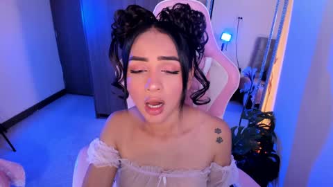 Snapshot of miaa_06 chatting on May 21, 2:07 am mia nicolle online show from May 21, 2:07 am