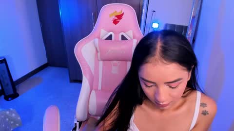Snapshot of miaa_06 chatting on June 5, 12:28 am mia nicolle online show from June 5, 12:28 am