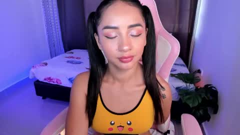 mia  nicolle online show from July 16, 2:12 pm