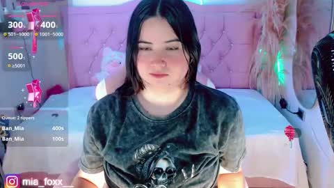 Mia online show from October 5, 10:07 pm