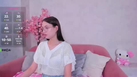 Mia online show from March 22, 9:23 am