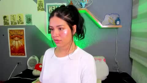 Snapshot of miaa_rose__ chatting on November 13, 8:19 pm Miaa online show from November 13, 8:19 pm