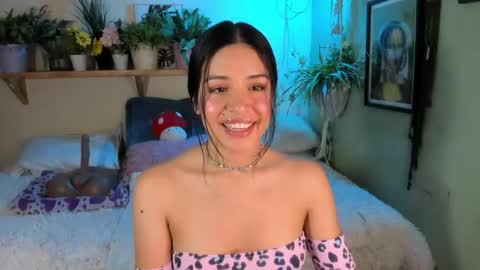 Snapshot of miaa_rose__ chatting on November 22, 4:17 pm Miaa online show from November 22, 4:17 pm