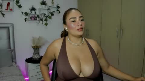Snapshot of miaa_star_1x chatting on June 21, 11:02 am miaa_star_1x online show from June 21, 11:02 am