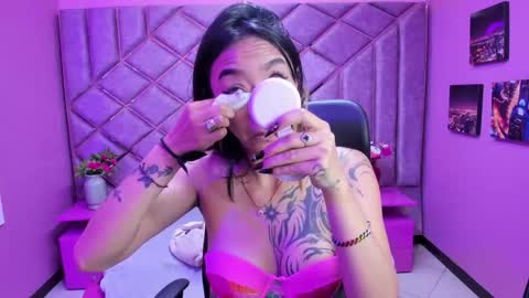 Snapshot of miaa_thopmson chatting on November 26, 3:13 pm Miaa online show from November 26, 3:13 pm