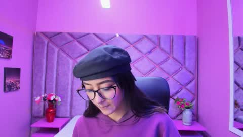 Snapshot of miaa_thopmson chatting on November 29, 12:13 am Miaa online show from November 29, 12:13 am